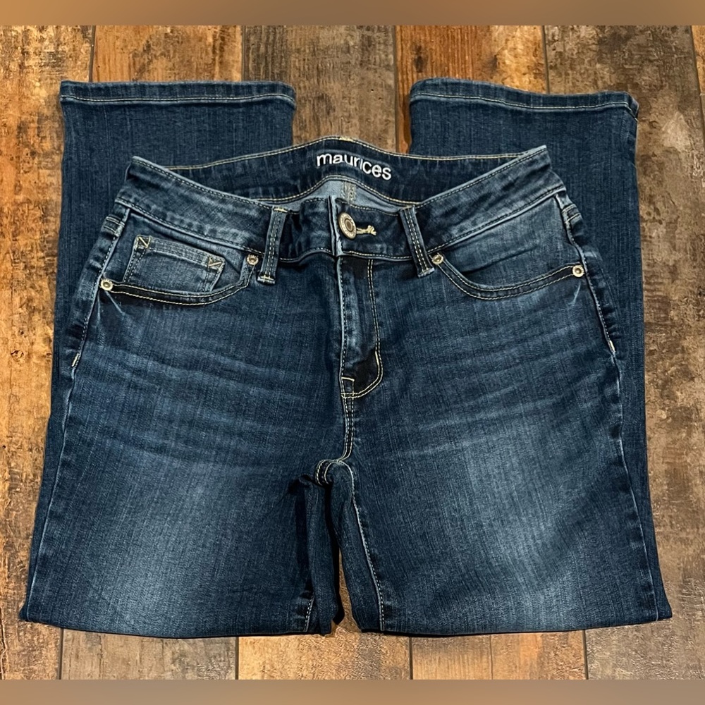 Maurices Cropped Jeans, Size 6.  Excellent, like new condition!